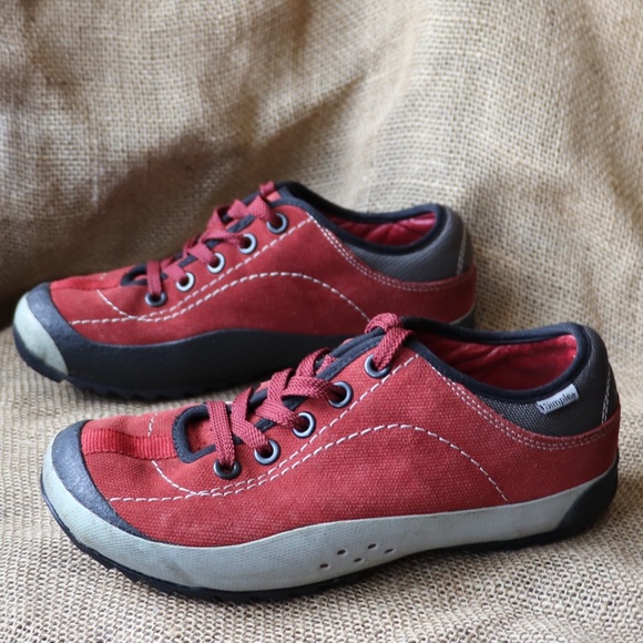 simple old school sneakers